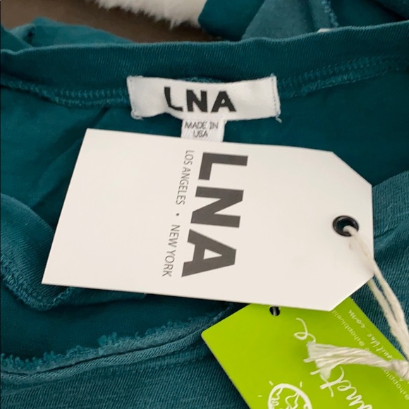 🆕LNA avalanche tee green top - Picture 13 of 13
